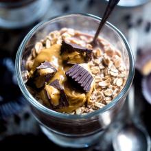 oatmeal peanut butter and chocolate smoothie 