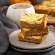 Eat | Pumpkin Cheesecake Bars 